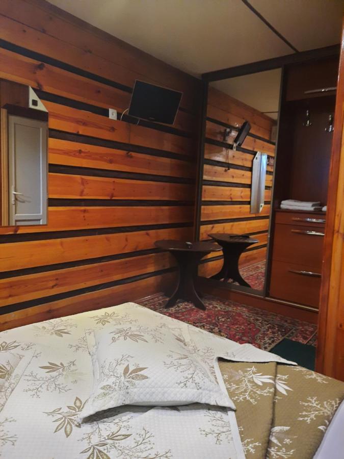 Kitech Guest House Odessa Exterior foto